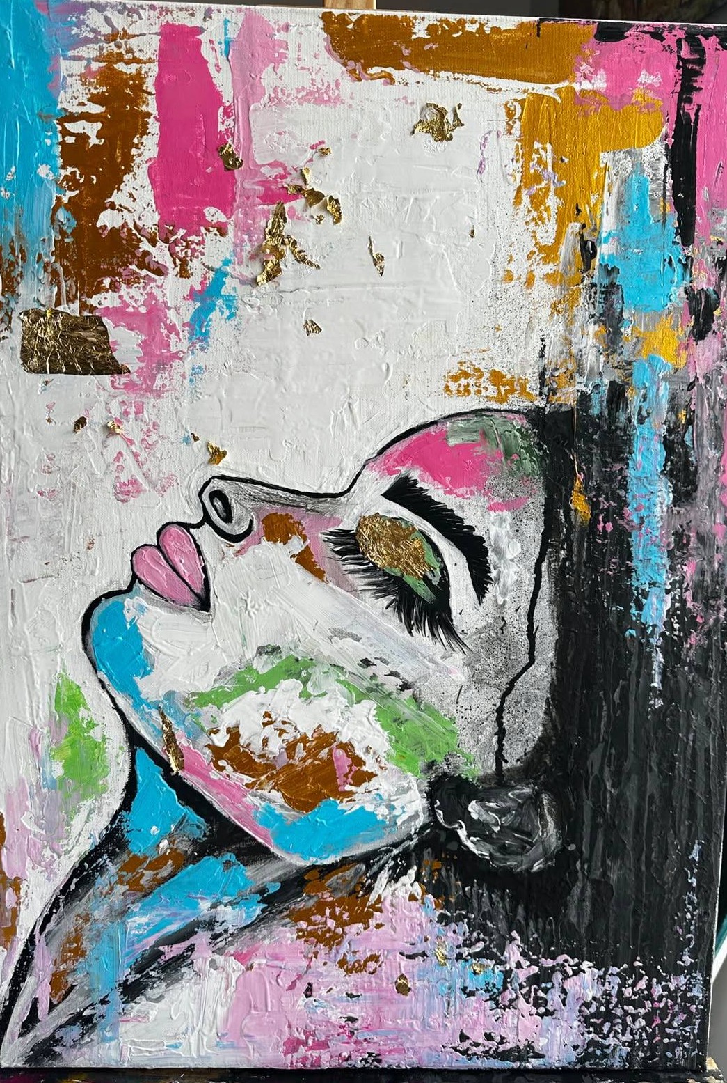 Rêverie dorée — Acrylique et feuille d'or sur toile de Moufida Benkhalifa